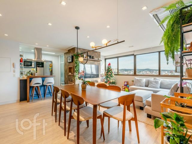 Apartamento com 96m², 3 dormitórios, 1 suíte, 3 vagas, Bom Fim em Porto Alegre