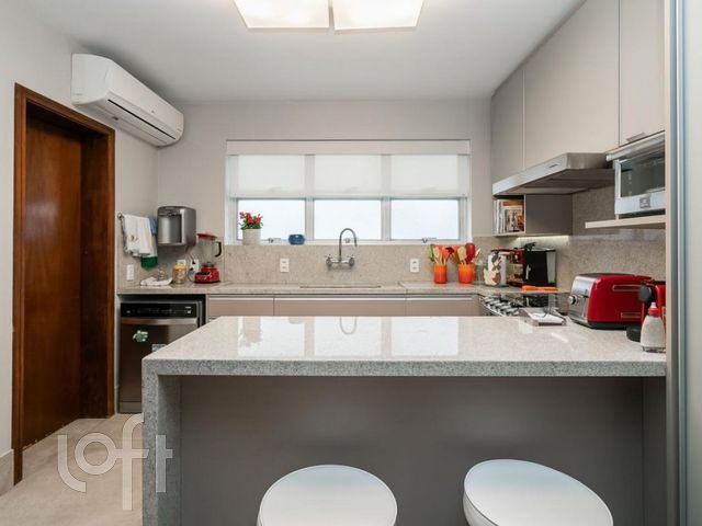 Apartamento com 214m², 4 dormitórios, 1 suíte, 2 vagas, Bela Vista em Porto Alegre