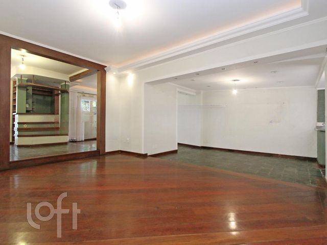 Casa com 206m², 3 dormitórios, 1 suíte, 2 vagas, Jardim Botânico em Porto Alegre