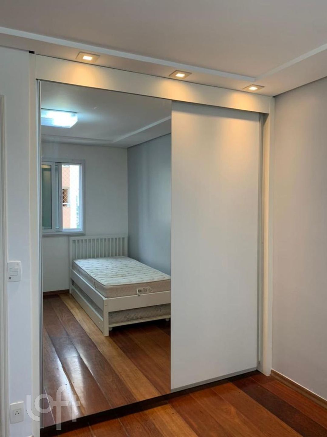 Apartamento à venda com 3 quartos, 114m² - Foto 3