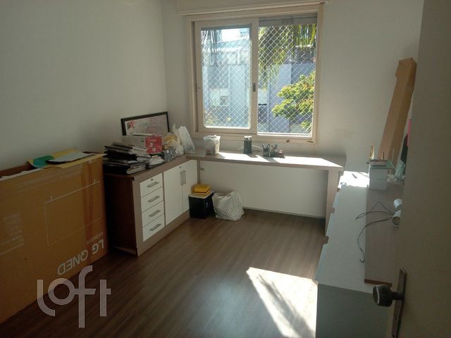 Apartamento com 118m², 3 dormitórios, 1 suíte, 2 vagas, Petrópolis em Porto Alegre