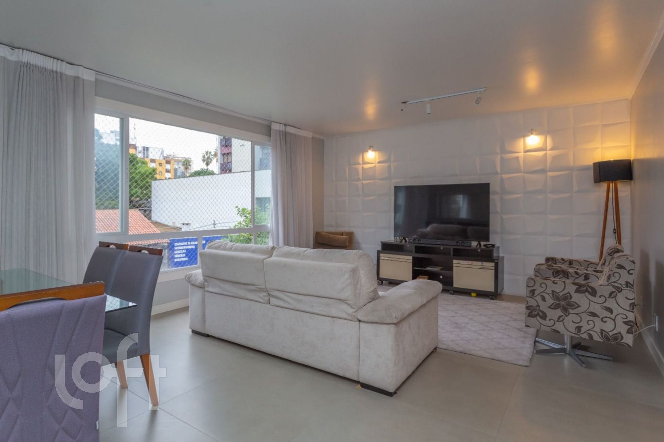 Apartamento com 118m², 3 dormitórios, 1 suíte, 2 vagas, Petrópolis em Porto Alegre