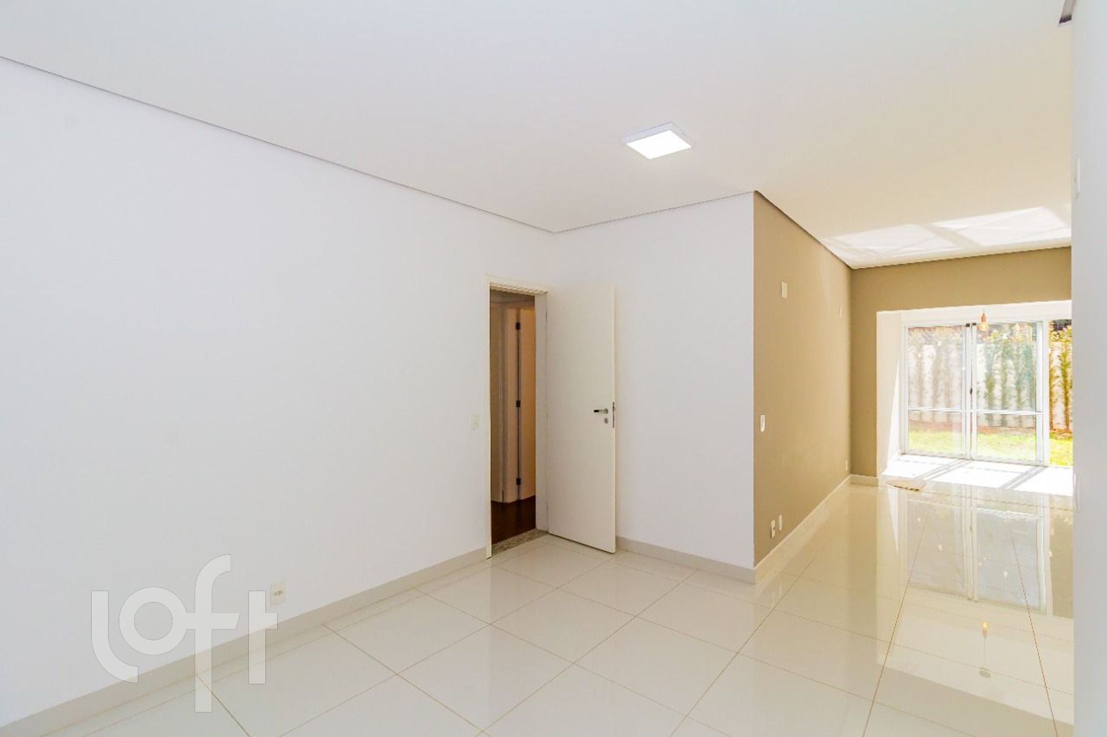 Apartamento à venda com 3 quartos, 186m² - Foto 2