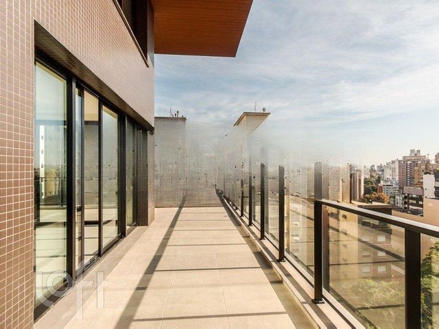 Apartamento com 218m², 3 dormitórios, 3 suítes, 2 vagas, Petrópolis em Porto Alegre