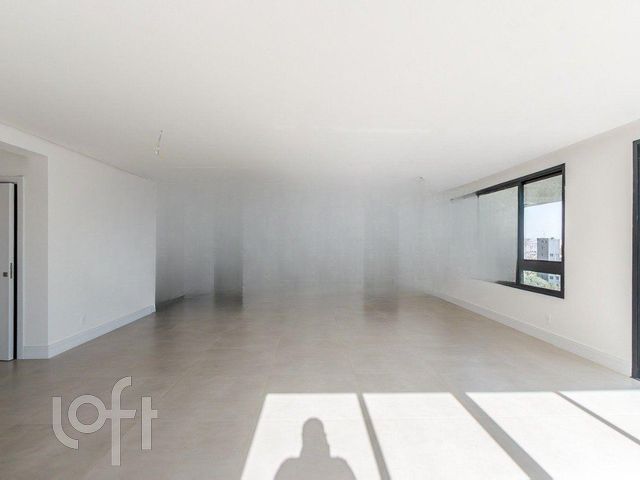 Apartamento com 218m², 3 dormitórios, 3 suítes, 2 vagas, Petrópolis em Porto Alegre