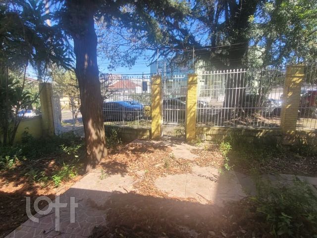 Casa com 305m², 3 dormitórios, 4 vagas, Cristo Redentor em Porto Alegre