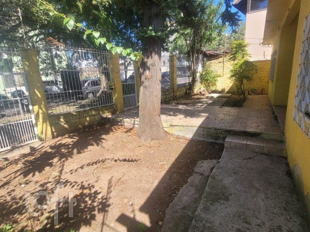 Casa com 305m², 3 dormitórios, 4 vagas, Cristo Redentor em Porto Alegre