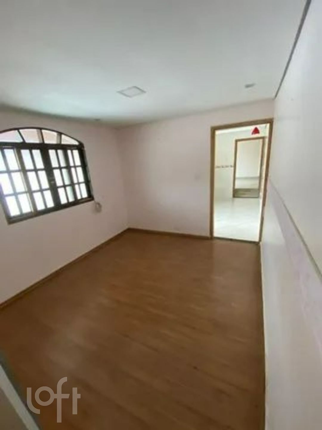 Casa à venda com 4 quartos, 250m² - Foto 1