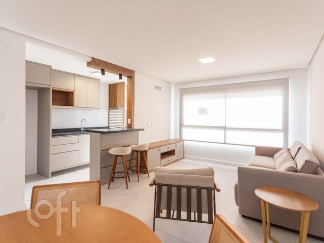 Apartamento com 76m², 3 dormitórios, 1 suíte, 2 vagas, Vila Ipiranga em Porto Alegre