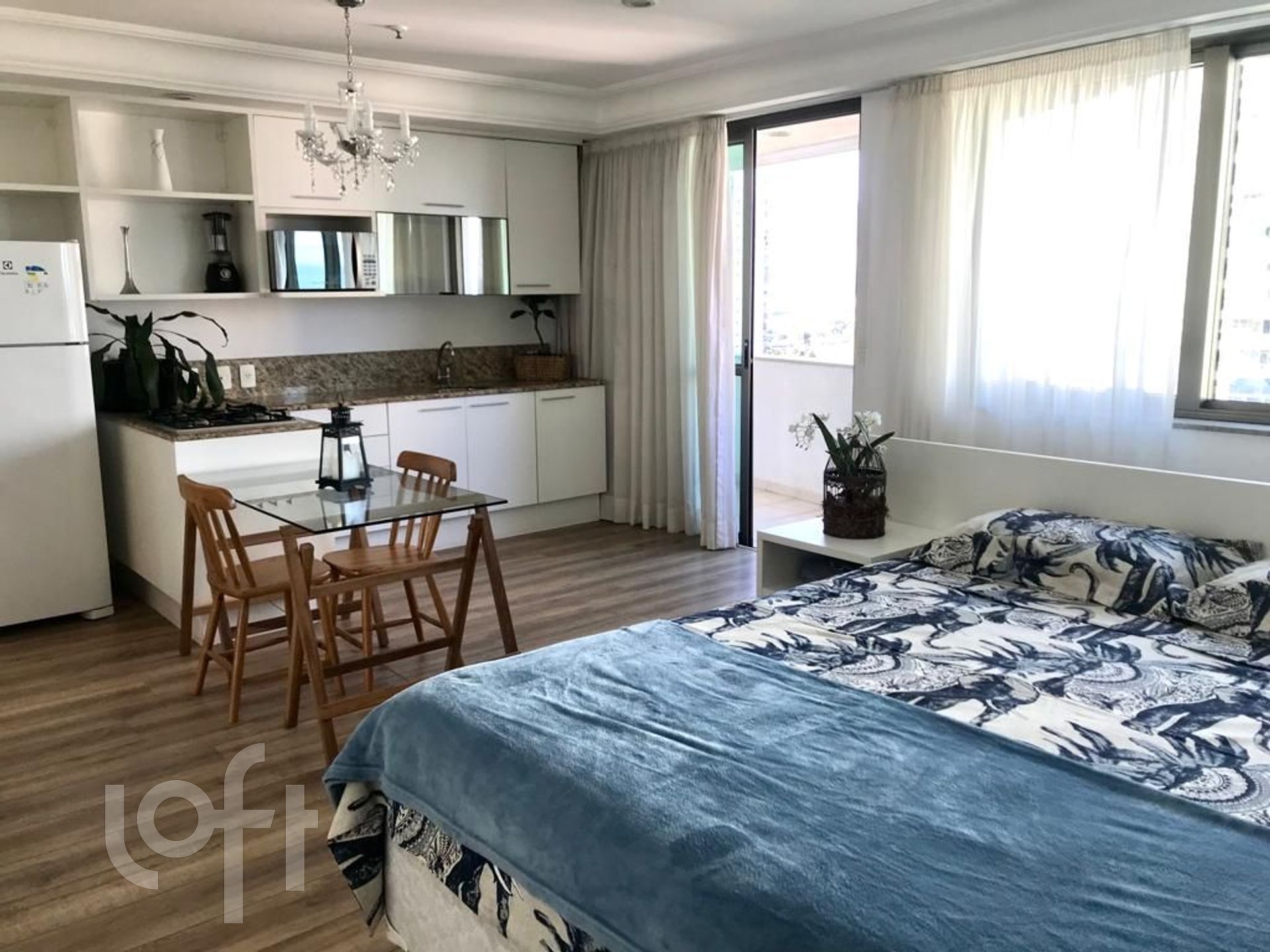 Apartamento à venda com 2 quartos, 70m² - Foto 2