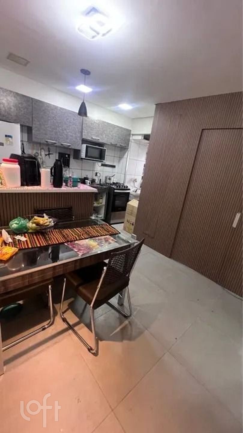 Apartamento à venda com 2 quartos, 33m² - Foto 2