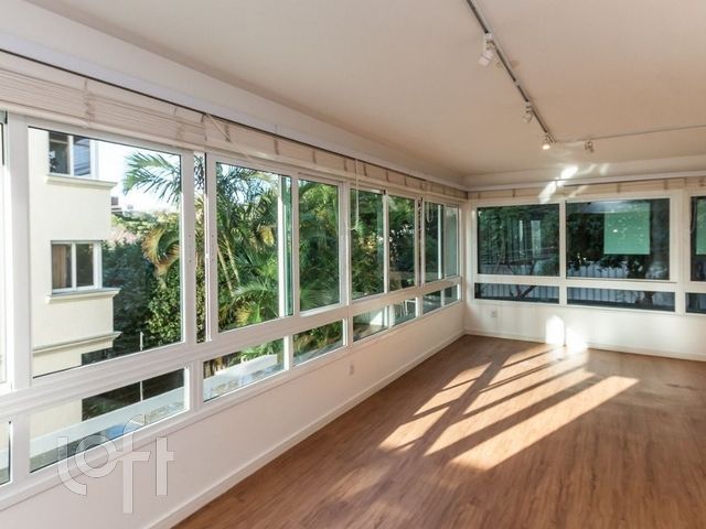 Apartamento com 197m², 3 dormitórios, 3 suítes, 4 vagas, Rio Branco em Porto Alegre