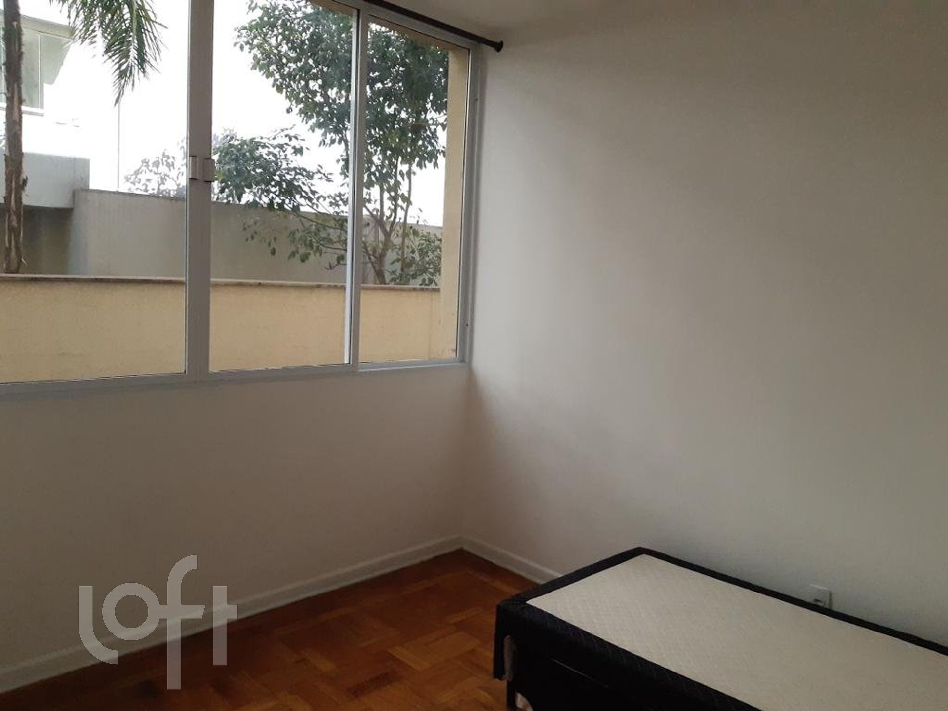 Apartamento à venda com 3 quartos, 74m² - Foto 2