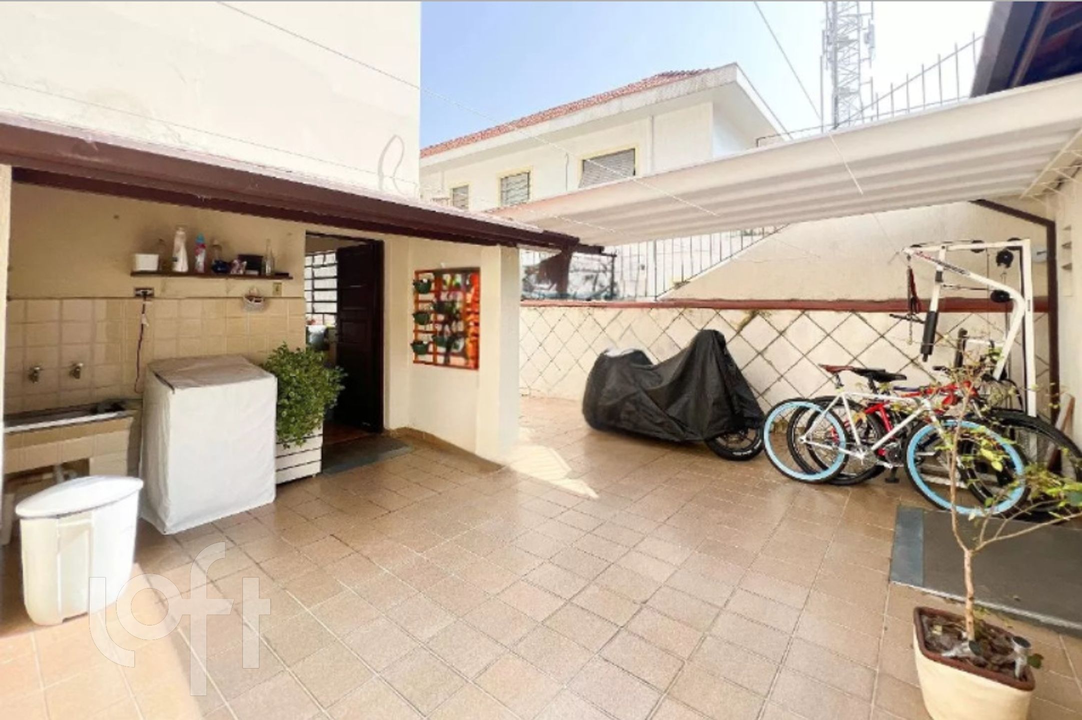 Casa à venda com 4 quartos, 220m² - Foto 2