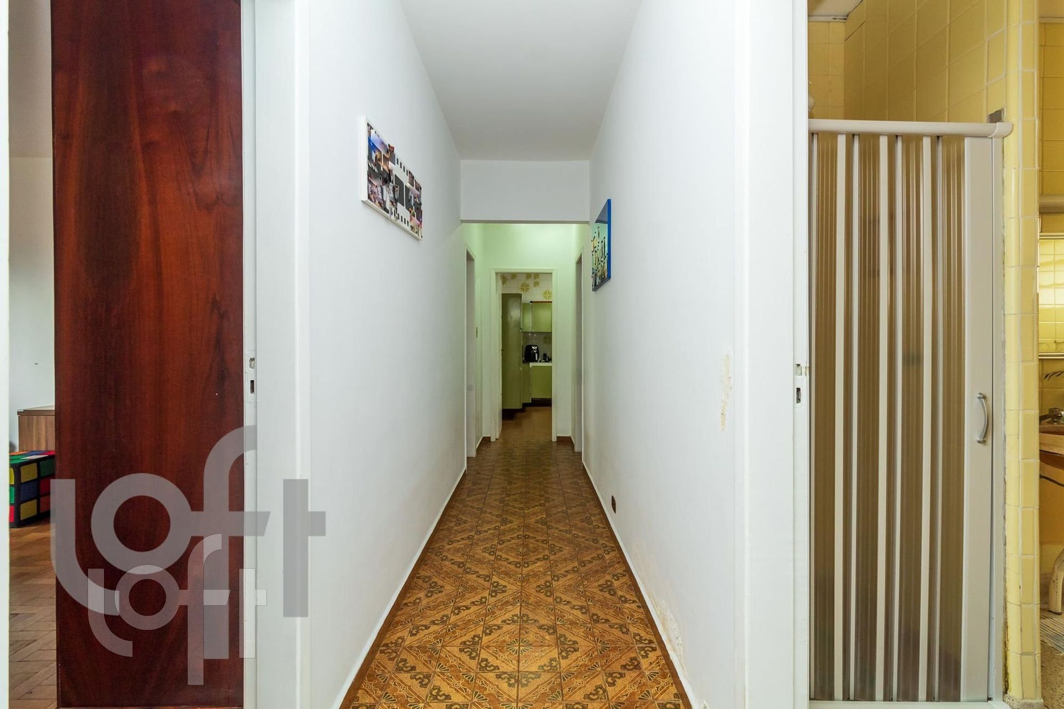 Apartamento à venda com 3 quartos, 176m² - Foto 2