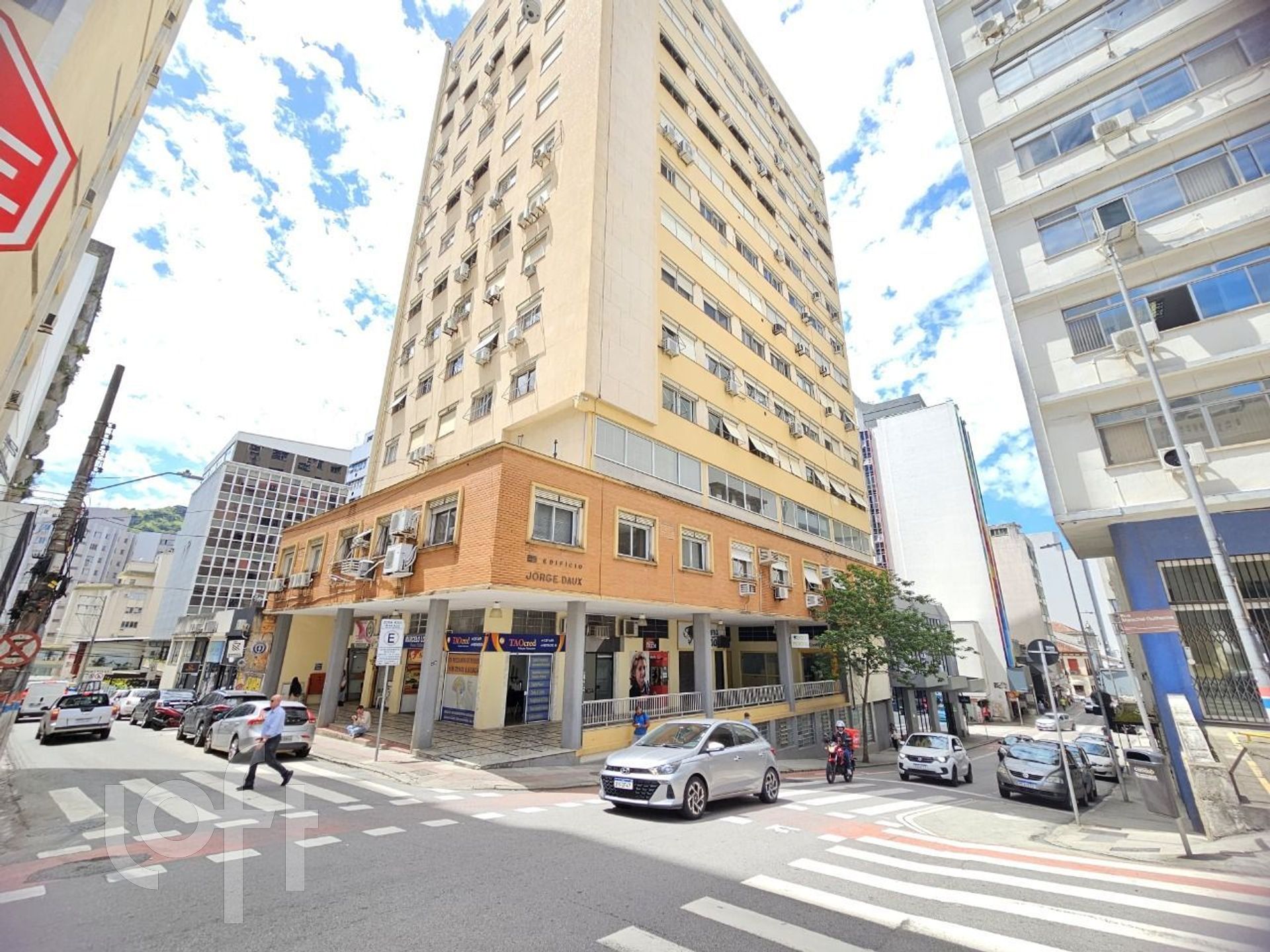Apartamento à venda em Centro com 143 m², 1 quarto, 1 suíte, 1 vaga