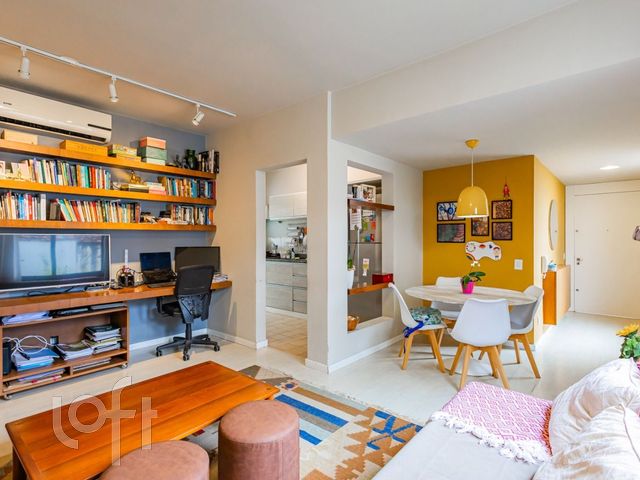 Apartamento com 81m², 2 dormitórios, 1 suíte, 1 vaga, Rio Branco em Porto Alegre