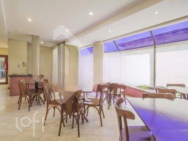 Apartamento com 150m², 3 dormitórios, 2 suítes, 2 vagas, Petrópolis em Porto Alegre