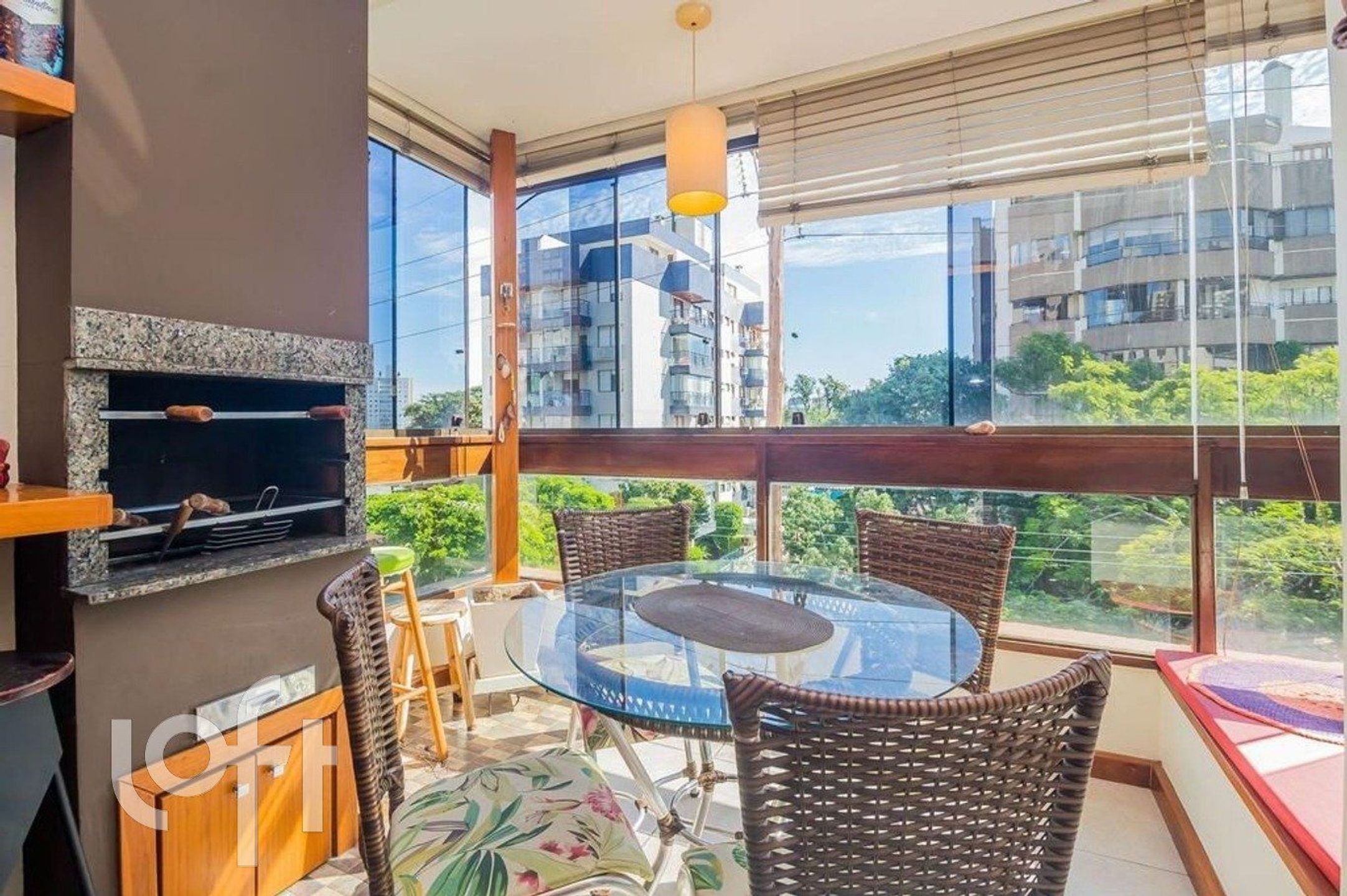 Apartamento com 86m², 2 dormitórios, 1 suíte, 1 vaga, Petrópolis em Porto Alegre