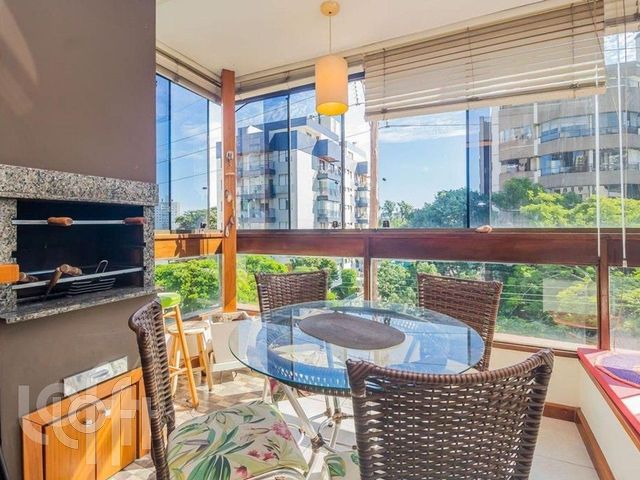 Apartamento com 86m², 2 dormitórios, 1 suíte, 1 vaga, Petrópolis em Porto Alegre