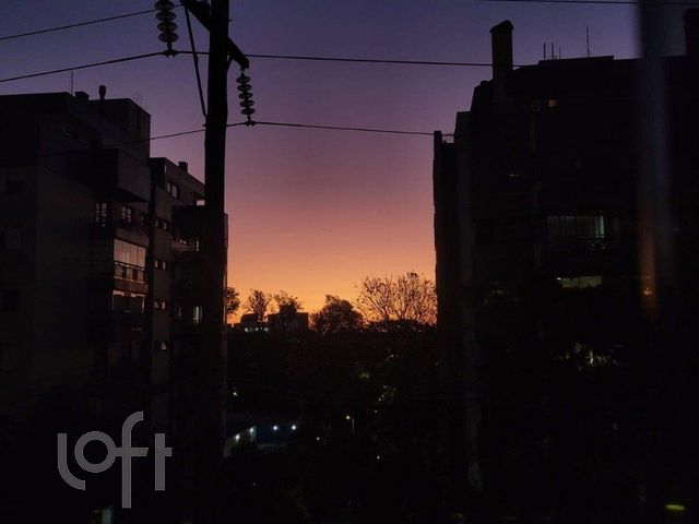 Apartamento com 86m², 2 dormitórios, 1 suíte, 1 vaga, Petrópolis em Porto Alegre