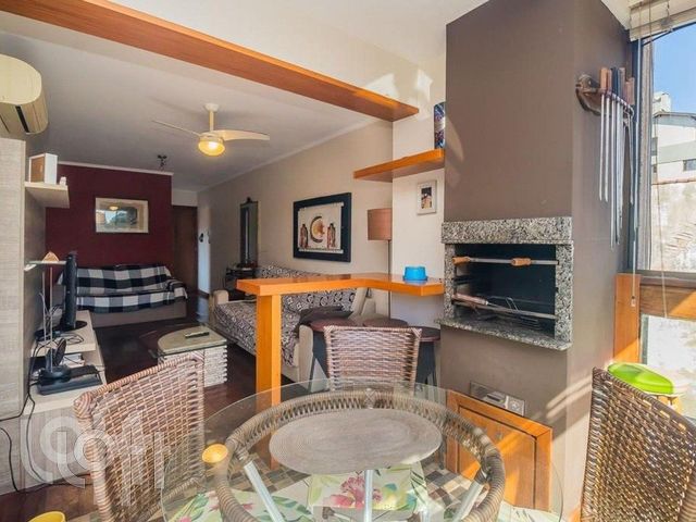 Apartamento com 86m², 2 dormitórios, 1 suíte, 1 vaga, Petrópolis em Porto Alegre