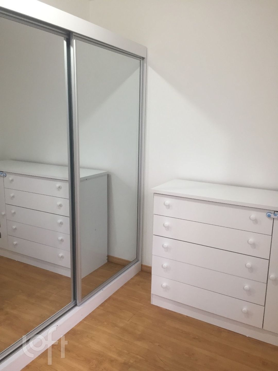 Apartamento à venda com 2 quartos, 60m² - Foto 2