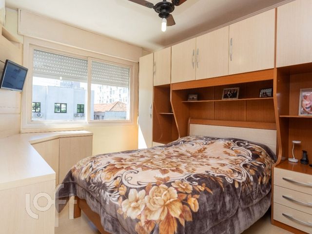 Apartamento com 86m², 3 dormitórios, 1 vaga, Floresta em Porto Alegre