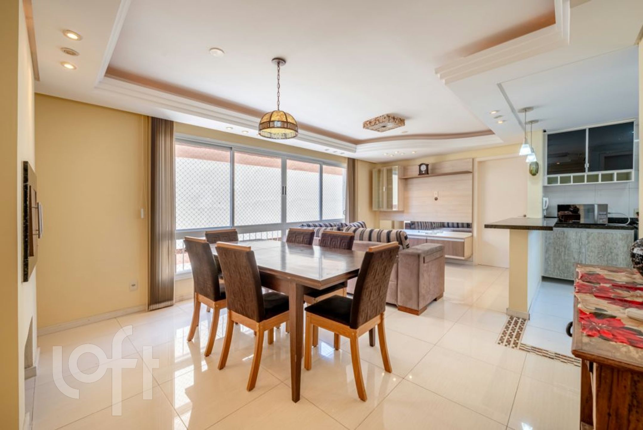 Apartamento com 91m², 3 dormitórios, 1 suíte, 2 vagas, Menino Deus em Porto Alegre