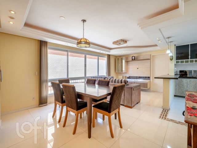 Apartamento com 91m², 3 dormitórios, 1 suíte, 2 vagas, Menino Deus em Porto Alegre