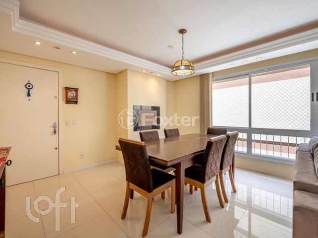 Apartamento com 91m², 3 dormitórios, 1 suíte, 2 vagas, Menino Deus em Porto Alegre