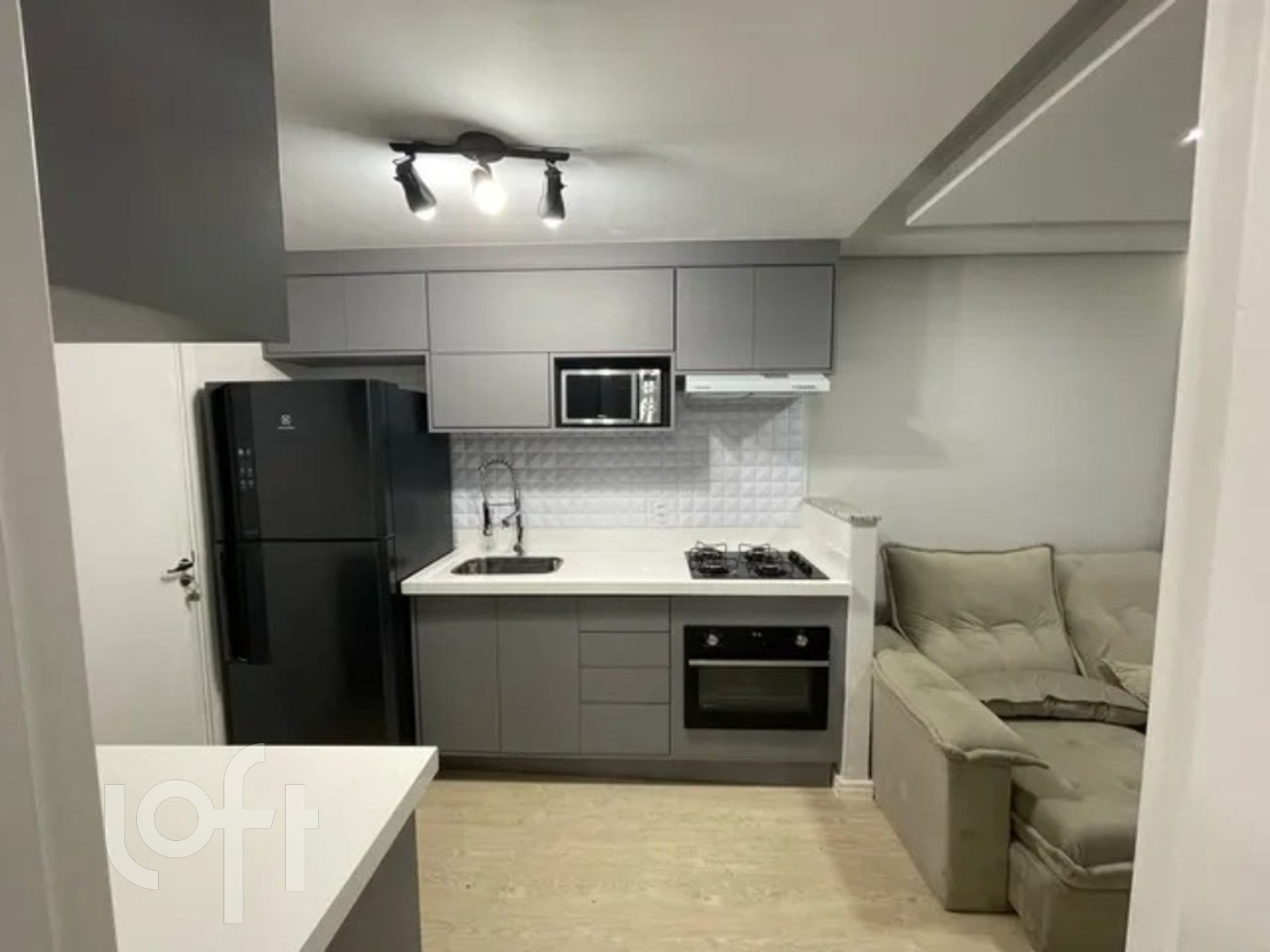 Apartamento à venda com 1 quarto, 32m² - Foto 1