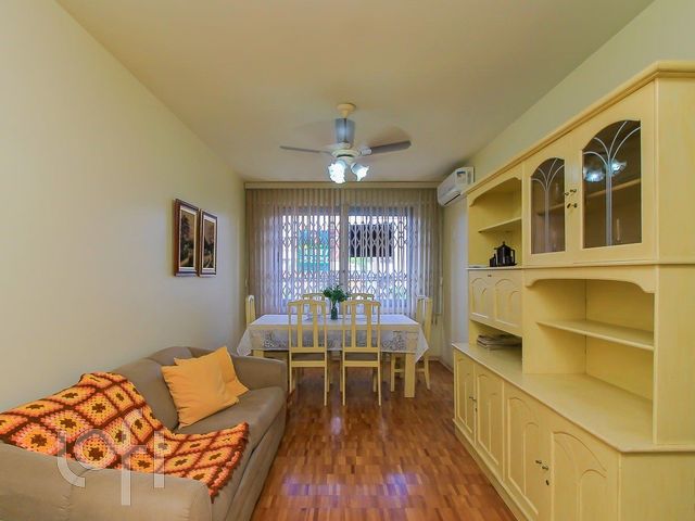 Apartamento com 86m², 3 dormitórios, 1 suíte, 1 vaga, Rio Branco em Porto Alegre