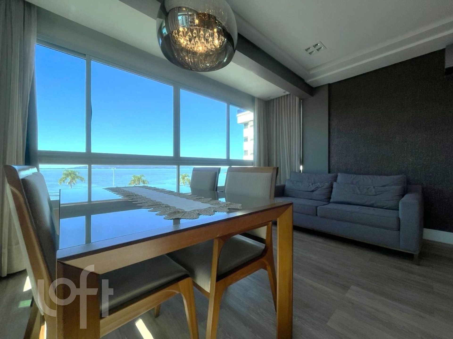 Apartamento à venda em Coqueiros com 85 m², 2 quartos, 1 suíte, 2 vagas