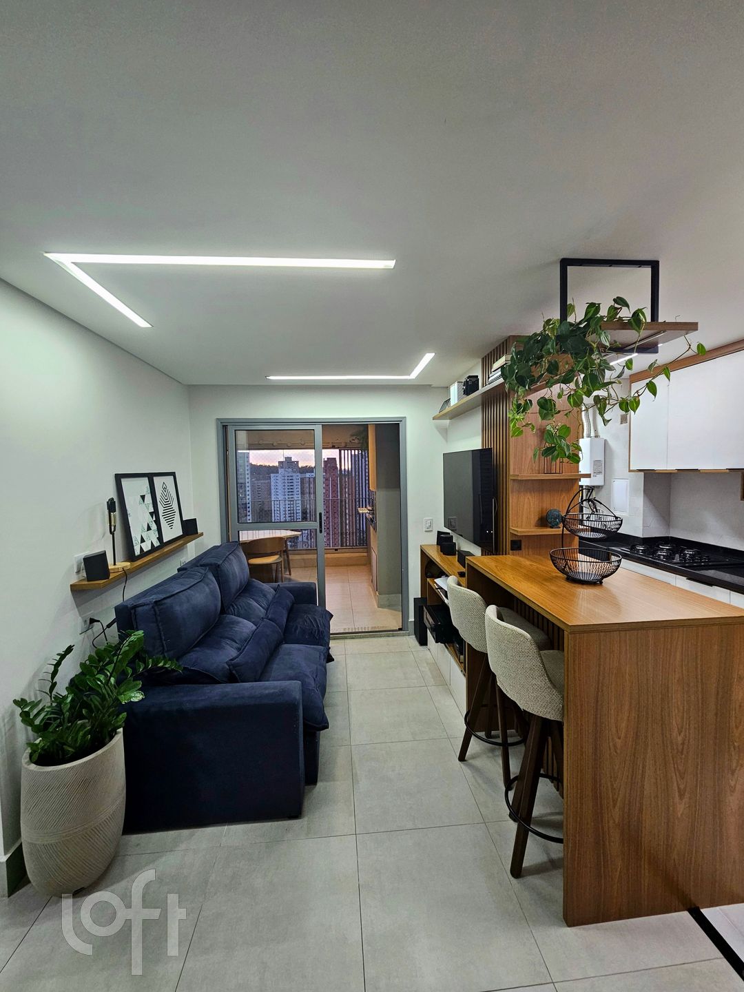 Apartamento à venda com 2 quartos, 62m² - Foto 1