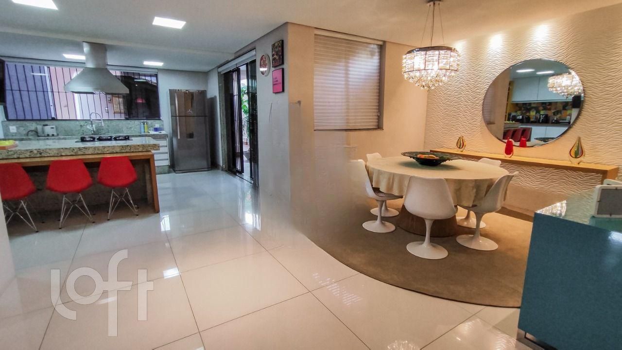 Casa à venda com 3 quartos, 354m² - Foto 3