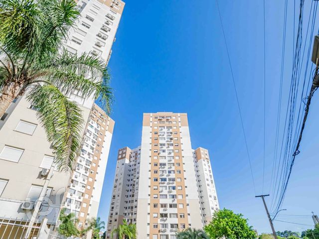 Apartamento com 68m², 3 dormitórios, 1 suíte, 1 vaga, Vila Ipiranga em Porto Alegre