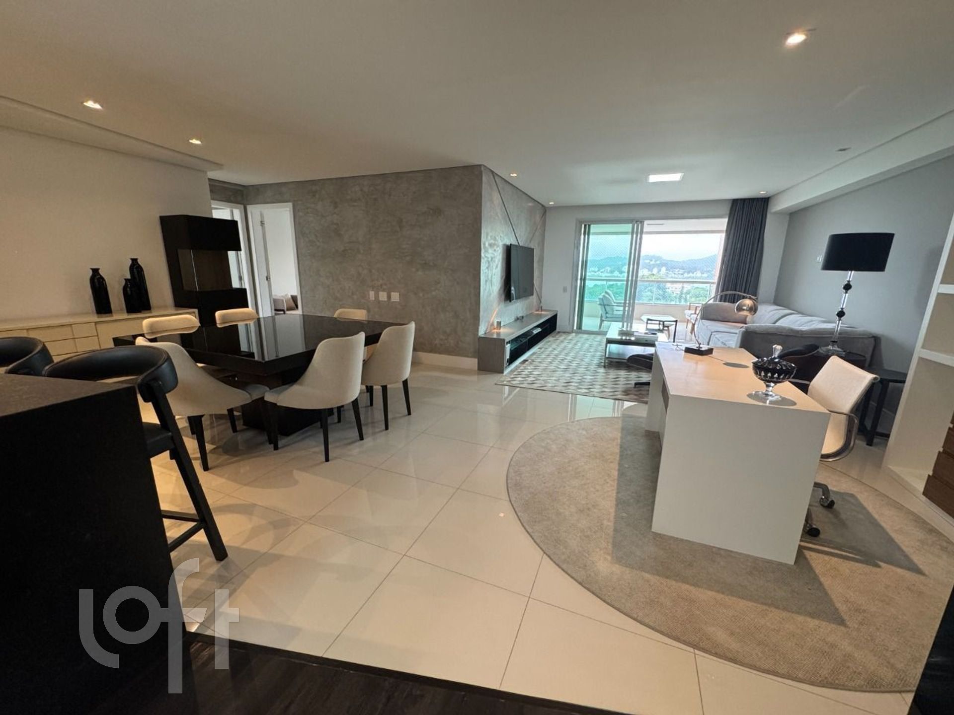 Apartamento à venda em Agronômica com 162 m², 2 quartos, 2 suítes, 2 vagas