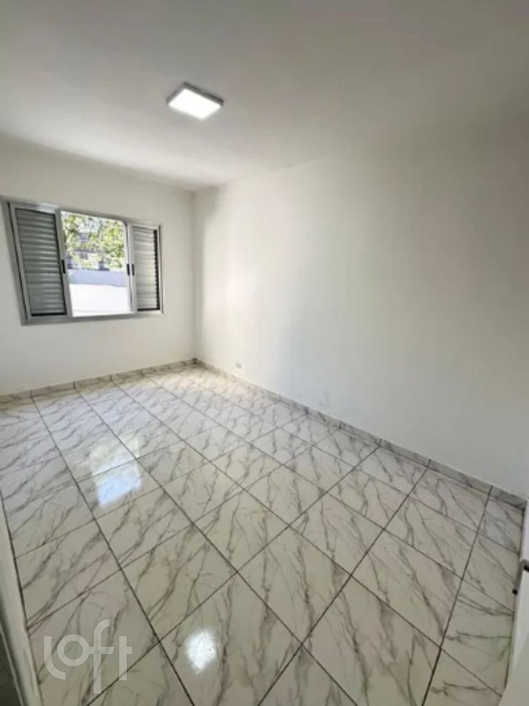 Apartamento à venda com 2 quartos, 70m² - Foto 3