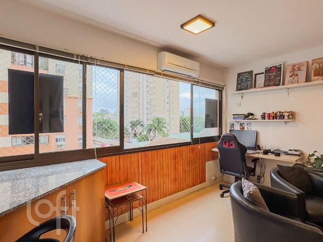 Apartamento com 94m², 3 dormitórios, 1 suíte, Vila Ipiranga em Porto Alegre