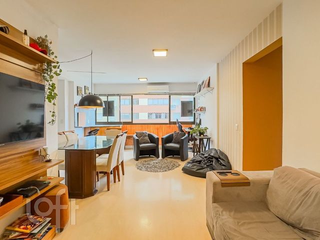 Apartamento com 94m², 3 dormitórios, 1 suíte, Vila Ipiranga em Porto Alegre