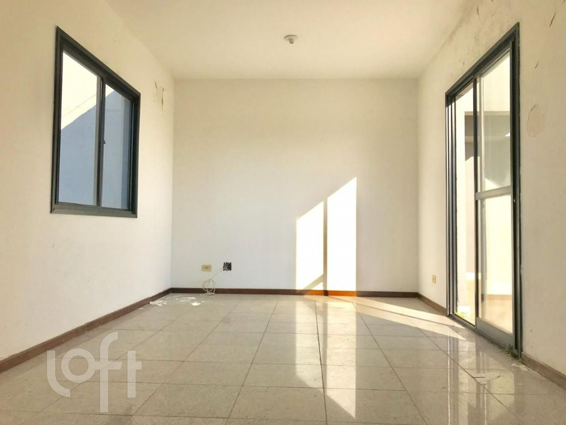 Apartamento à venda com 3 quartos, 269m² - Foto 2