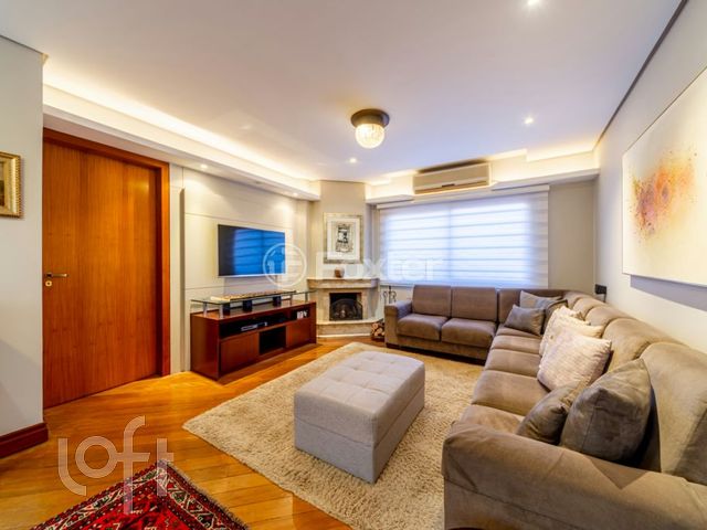 Apartamento com 120m², 3 dormitórios, 1 suíte, 2 vagas, Higienópolis em Porto Alegre