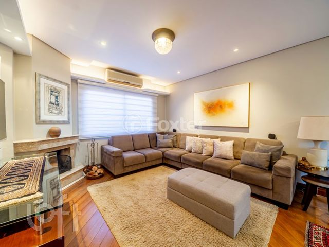 Apartamento com 120m², 3 dormitórios, 1 suíte, 2 vagas, Higienópolis em Porto Alegre