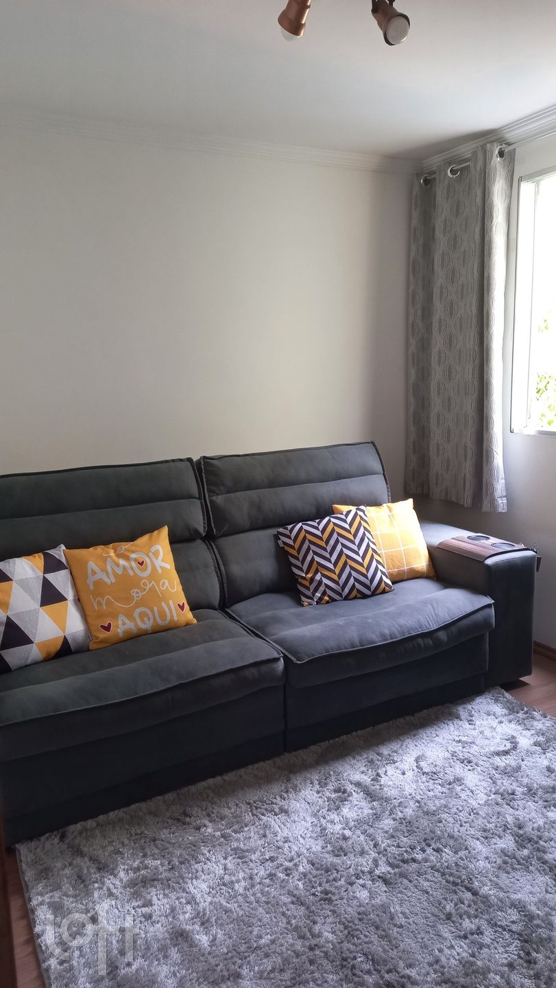 Apartamento à venda com 2 quartos, 70m² - Foto 1