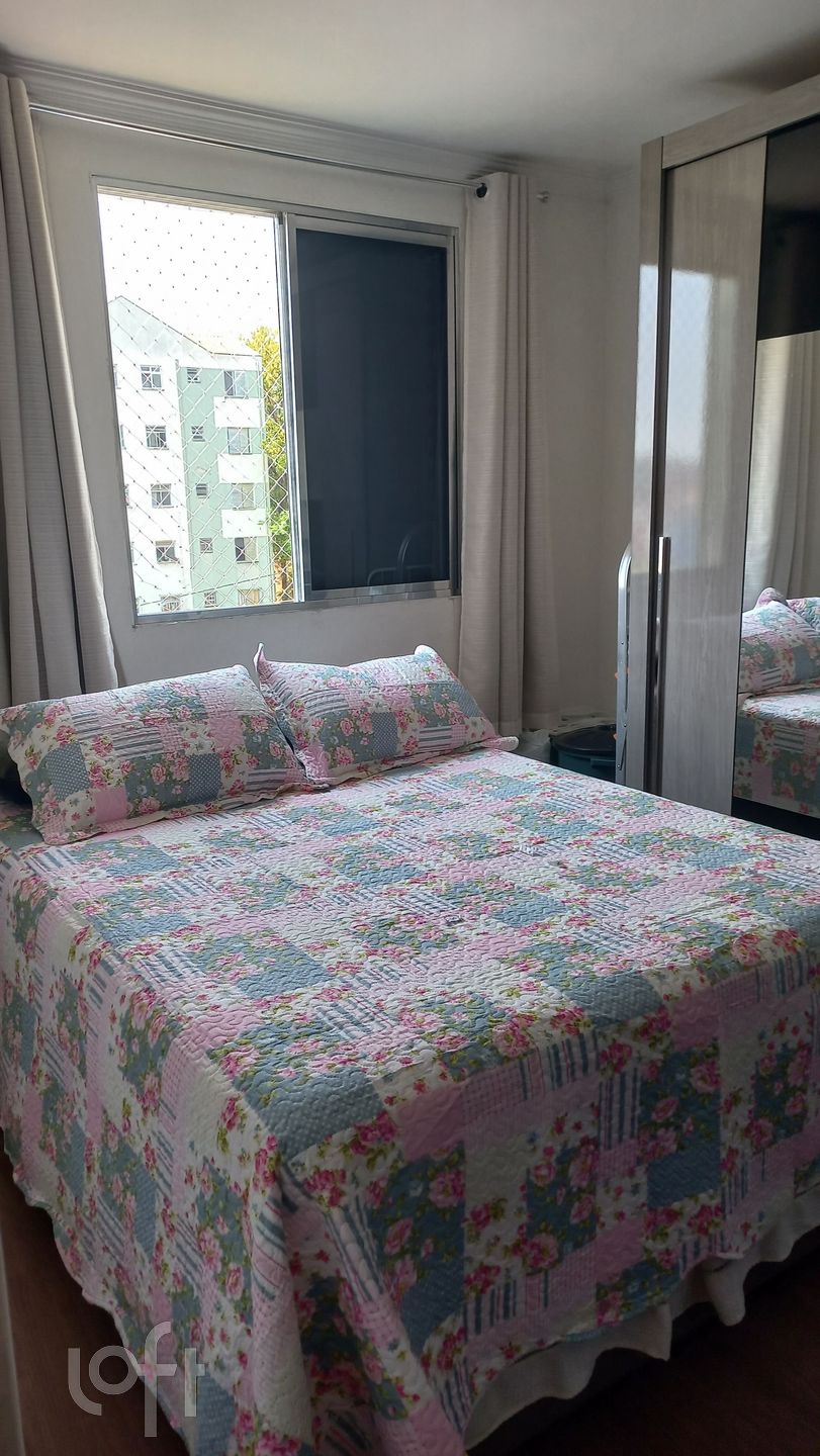 Apartamento à venda com 2 quartos, 70m² - Foto 2