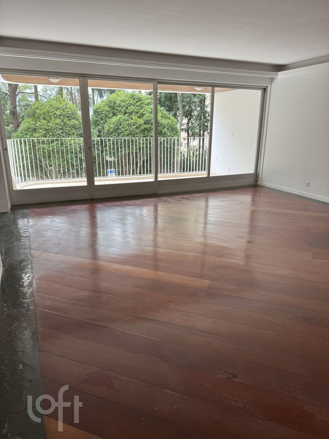 Apartamento à venda com 3 quartos, 258m² - Foto 2