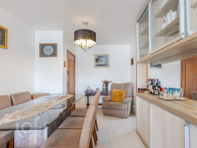 Apartamento com 76m², 2 dormitórios, 1 vaga, Petrópolis em Porto Alegre