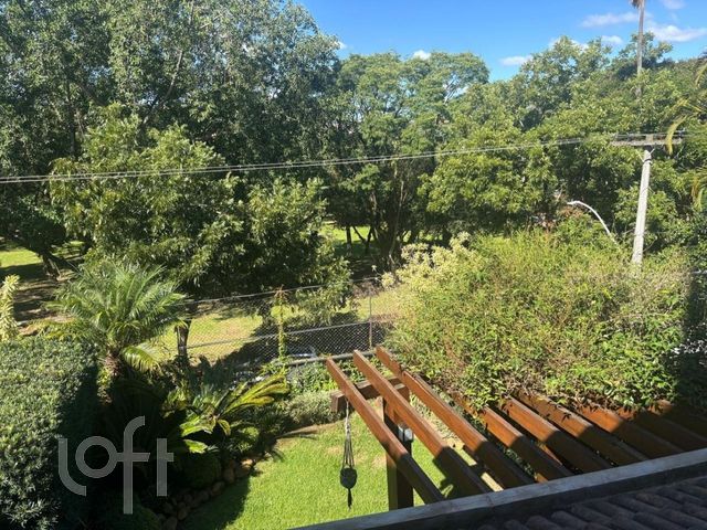Casa em Condomínio com 318m², 3 dormitórios, 1 suíte, 3 vagas, Três Figueiras em Porto Alegre