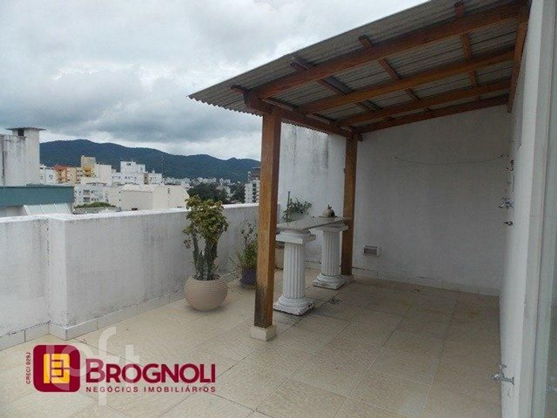 Apartamento à venda em Trindade com 163 m², 3 quartos, 1 suíte, 2 vagas